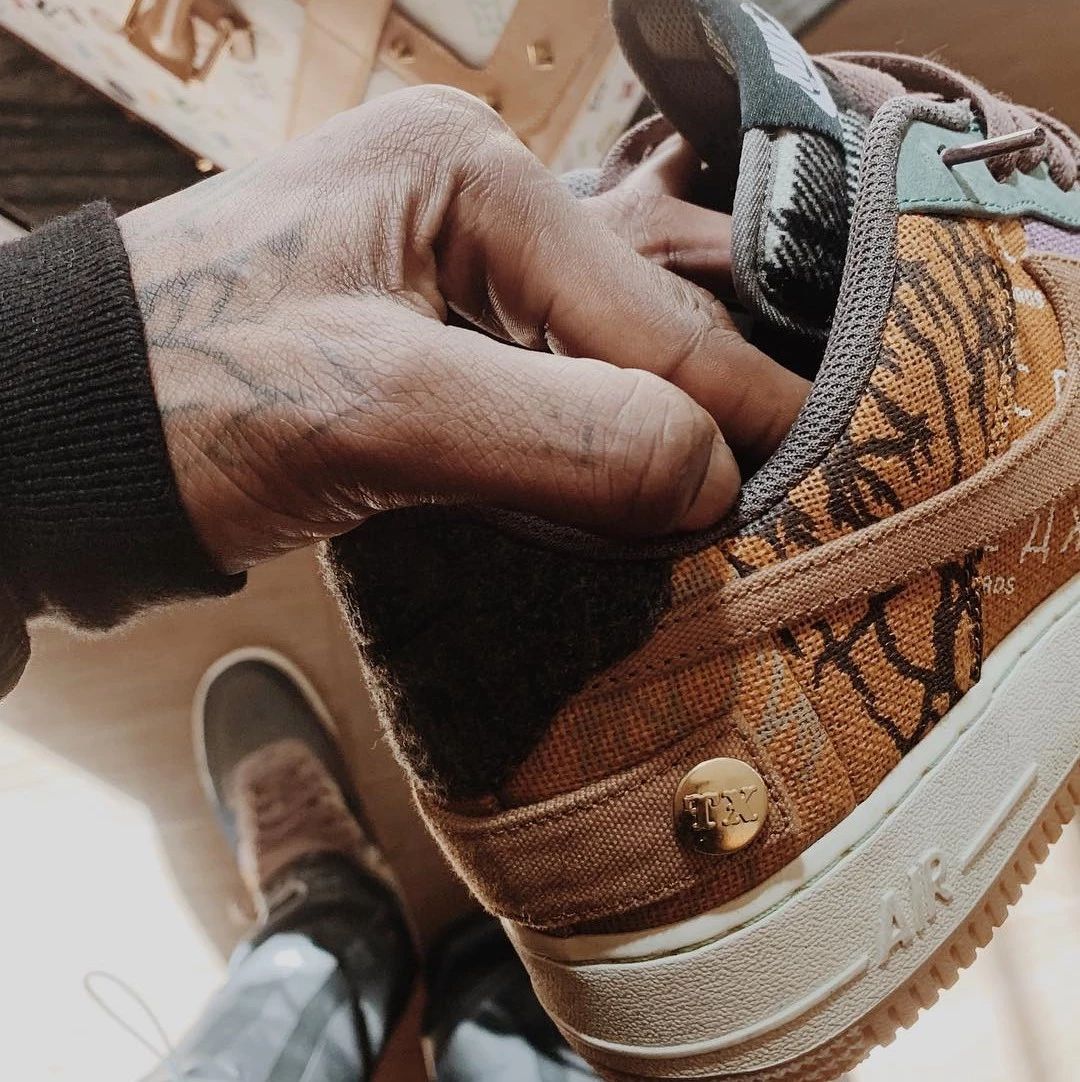 ＂Travis Scott 曝光Nike AF1新鞋、Nike Air Fear of God 1新配色4月发售?＂