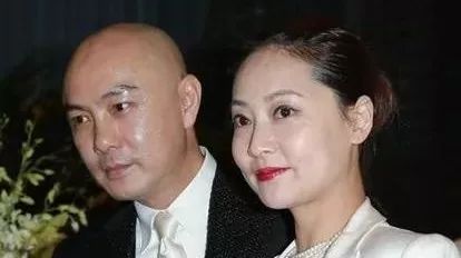 张卫健老婆为生子如今长这样!大龄女星生活真没你们想的那么滋润