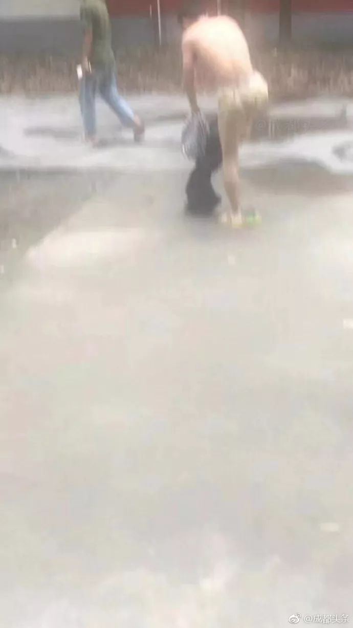现场| 四川广元发生5.4级地震 学生飞奔逃出教室