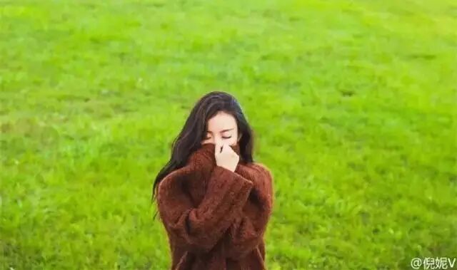 看过倪妮的旅行照,才发现自己的照片都白拍了