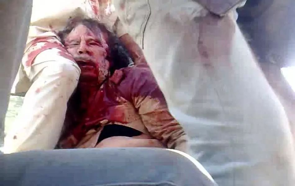 女儿:艾莎·卡扎菲,流亡阿尔及利亚. 七子:赛义夫·阿拉伯死于空袭.