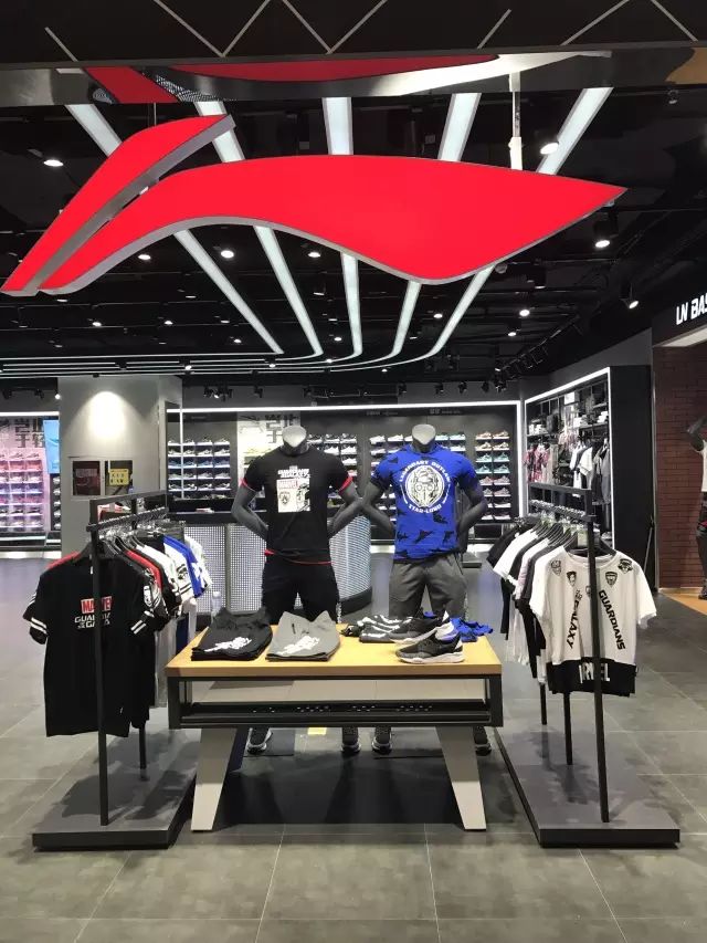 李宁体育大型旗舰体验店与兰州西太华百货携手精彩绽放:最专业的运动