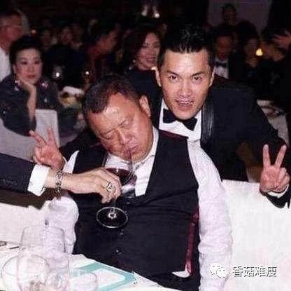 明星喝醉酒后大出洋相, 干了不少荒唐事, 最后一个毁了自己一生