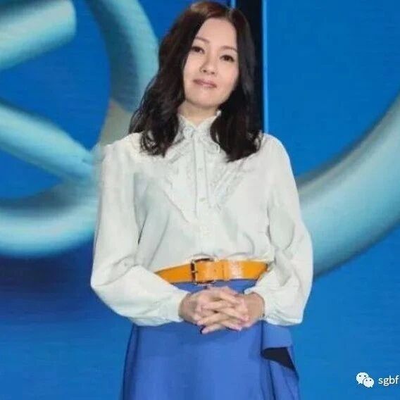 李丽珍近照曝光,曾是无数男人的梦中情人,53岁再复出不负众望