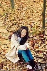 破洞裤,郭碧婷一穿美上天,李宇春却真心辣眼睛了!