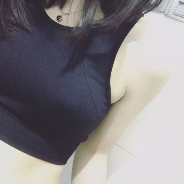 我的同事可能是个精神病,下午上班的时候用手比做枪,对着自己脑袋