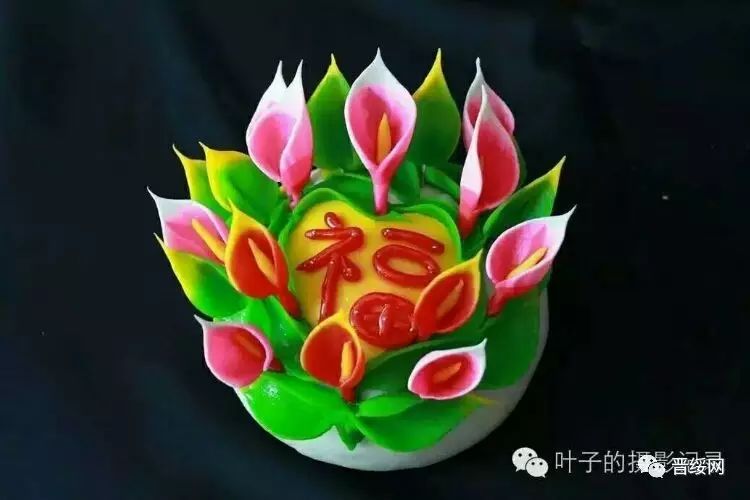 东楼乡南肖村的李红霞就是活跃在忻州的面塑艺人之一.
