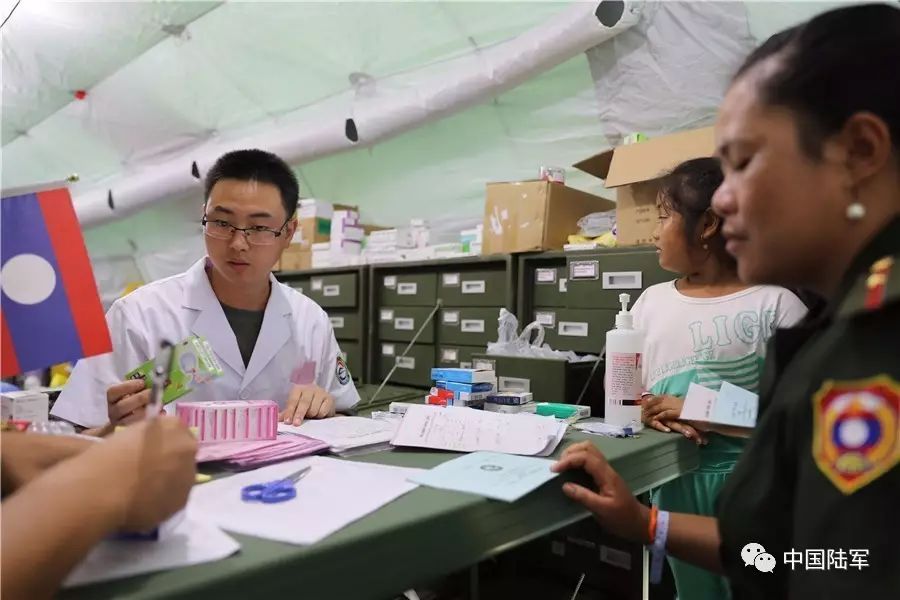 【点赞】厉害了!赴老挝的“三甲战地医院”2天接诊986人次