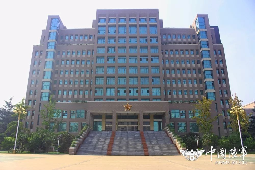 军校最美秋景巡礼第3站炮兵防空兵学院