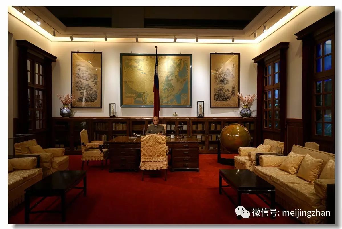 中正纪念堂内的蒋介石纪念室,这是原总统府内蒋公办公室的原貌复制.