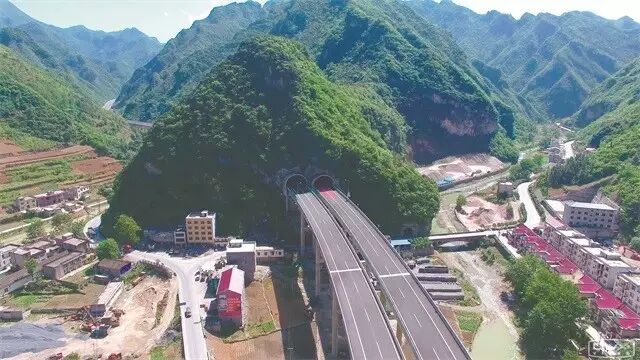 襄阳市旅游学会发布“2016年襄阳旅游十大热点新闻”