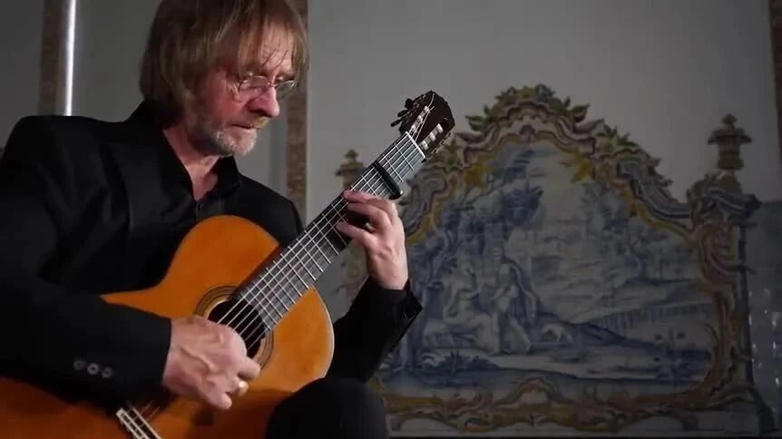 古典吉他演奏家大卫·罗素演奏巴赫鲁特琴组曲BWV997