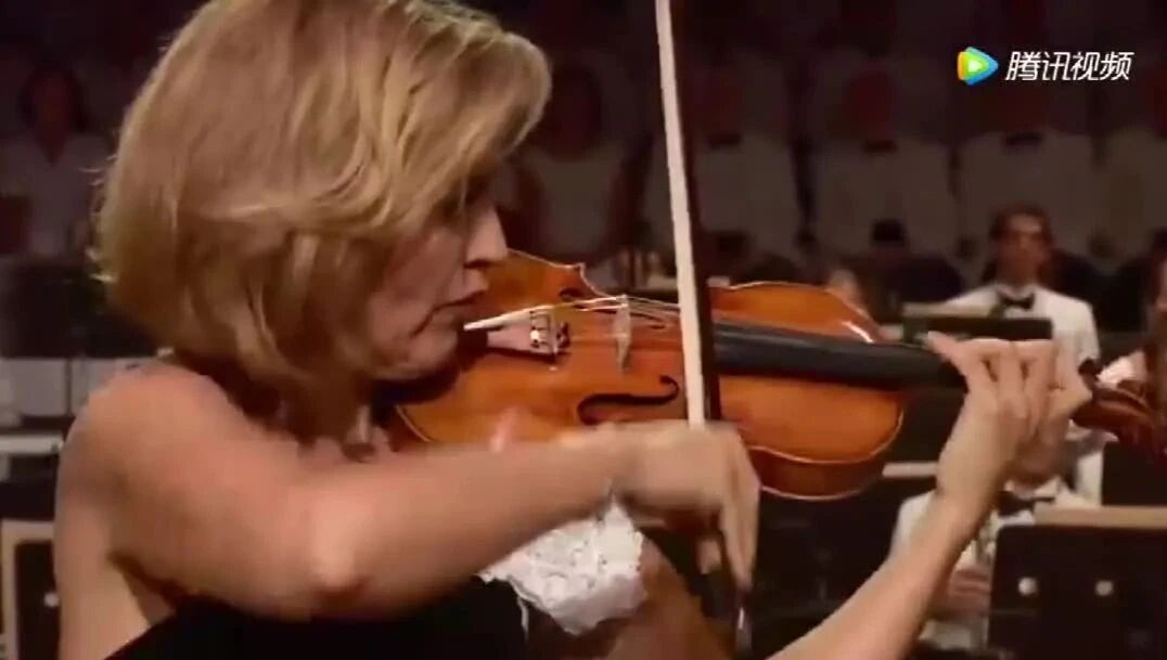 7. 小提琴女神安妮索菲穆特演奏的萨拉萨蒂《卡门主题幻想曲》⭐寻找心中的天籁之音-7