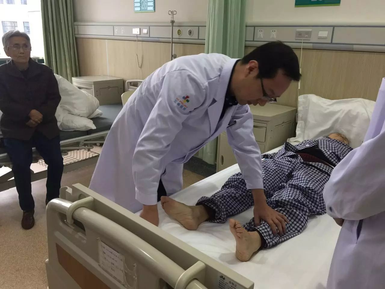 据了解,该名住院病人患有腰椎盘突出症,年龄58岁,前期经过其他医院的