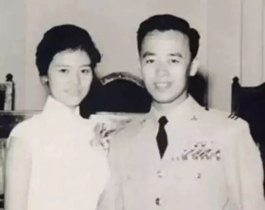 她为最爱的男人拒接吻戏,曾四获金马,两次金钟,50年金婚不离...