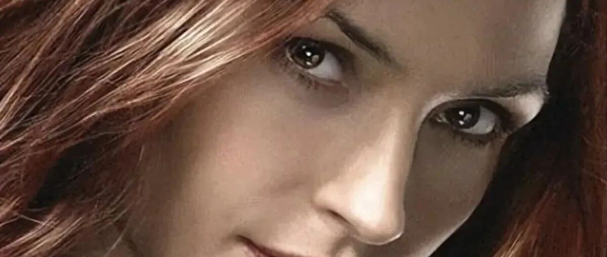 荷兰女神法米克.詹森5部影片，她饰演的邦女郎美艳性感 令人惊艳