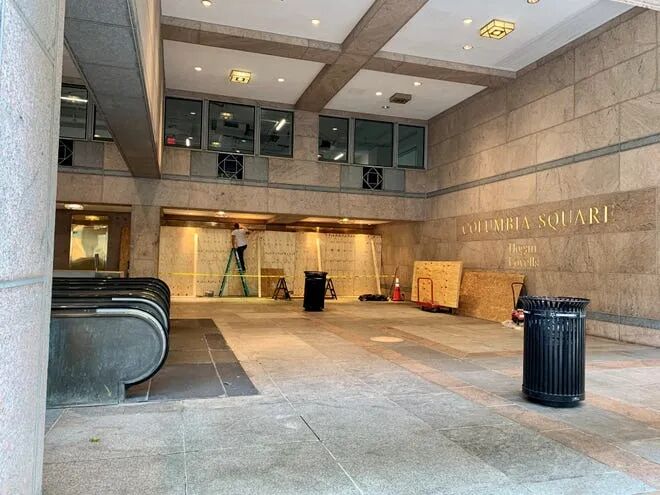 美国人疯狂囤枪 木板封街 大选当前战战兢兢