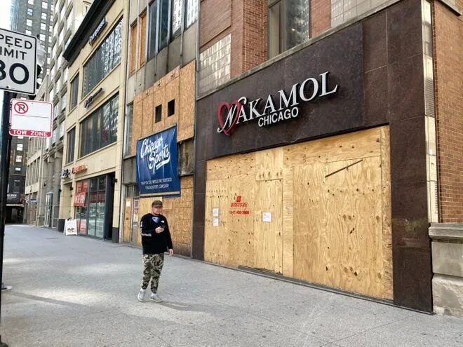 美国人疯狂囤枪 木板封街 大选当前战战兢兢