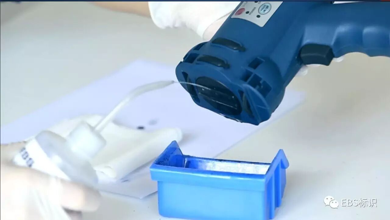 如何維護保養EBS250手持式噴碼機？