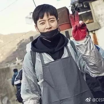 ​演员#朴海镇#将在16日和新作品《四子》的张太侑PD一起参加温暖搬运蜂窝煤炭公益活动