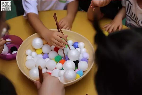 贴鼻子游戏玩法_贴鼻子游戏幼儿玩法_贴鼻子游戏瑞文