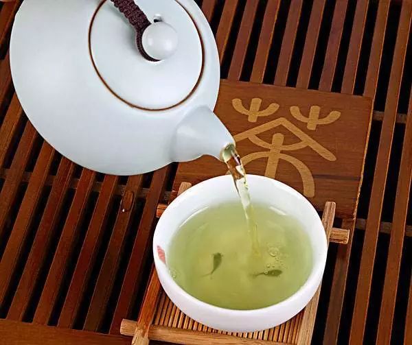 红茶和绿茶哪个好