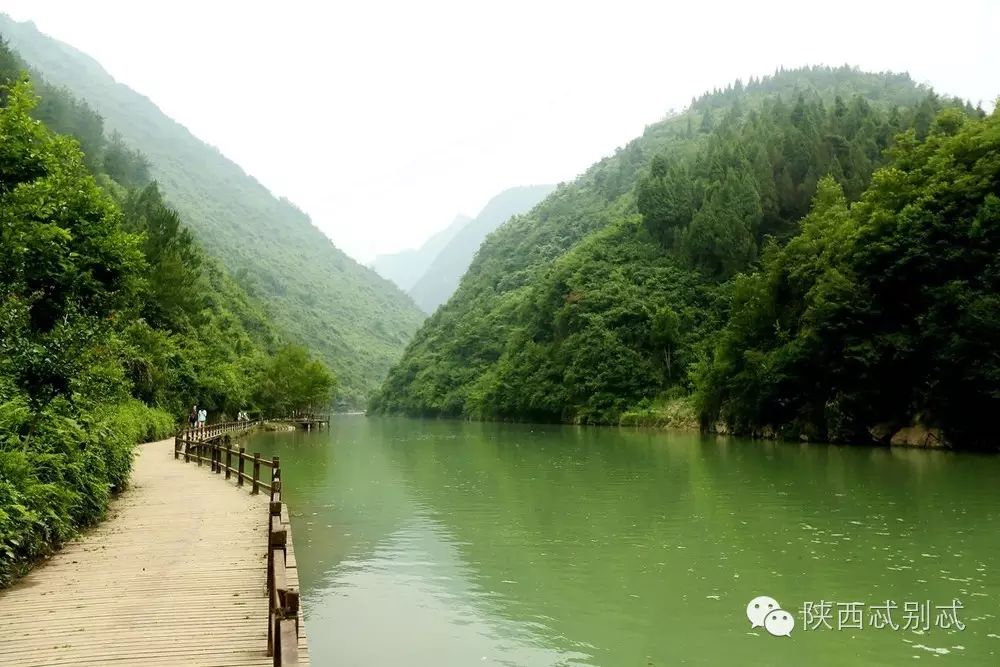 除此之外,石泉还有不错的人文古迹,如后柳古镇,镇内文物古迹众多,人文