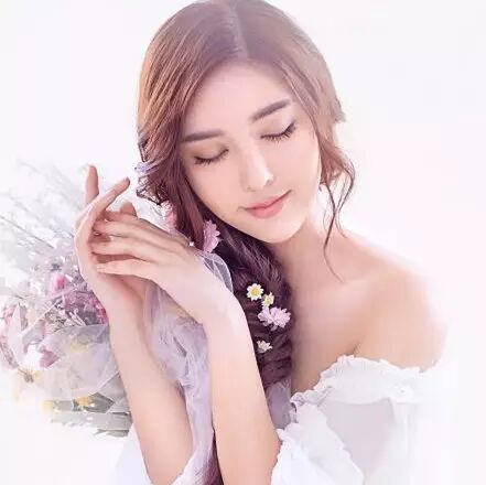 思聪前女友,雪梨怀孕了!年入10亿的网红用的竟是这些化妆品…