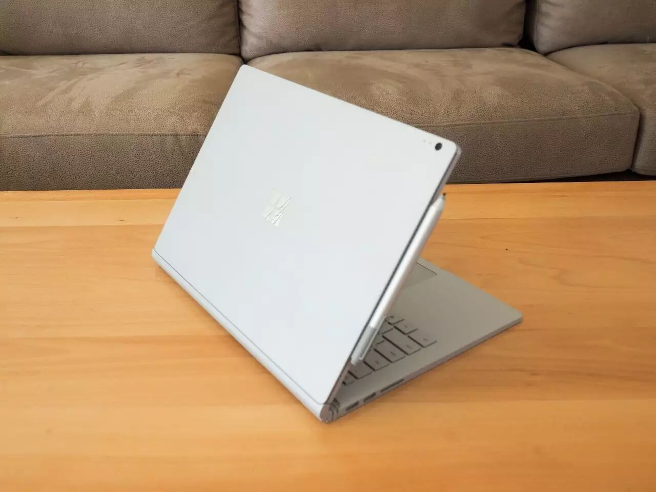 电脑扩展屏幕怎么操作 聊一款“爸爸”级的笔记本电脑