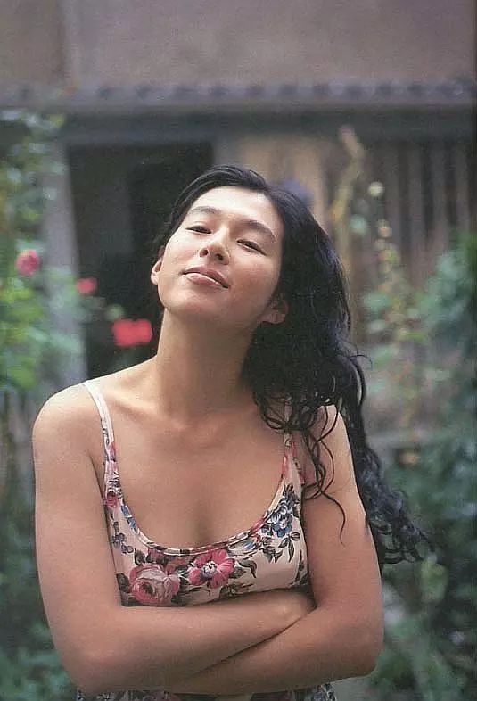 25岁的赤名莉香教会了我们什么是爱,50岁的铃木保奈美教会了我们如何