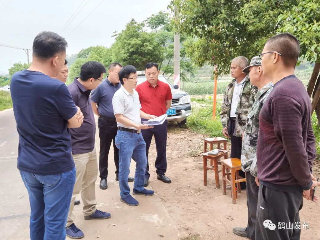 4月4日和5日,市长聂加伟带队到古劳,双合,雅瑶等镇督导清明节森林防