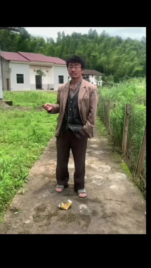 作者：黑白先生⭐是他病了，还是社会病了？