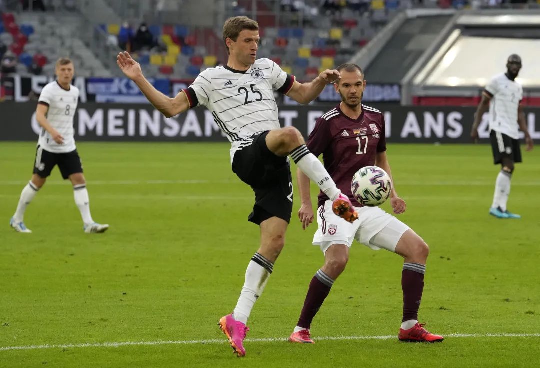 搞砸了世界杯之后，勒夫这次能让德国队脱胎换骨吗?