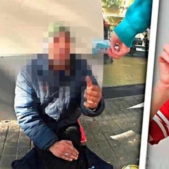 【欧浪网】华人小青年丢人丢到网上了 戏弄流浪汉换取关注