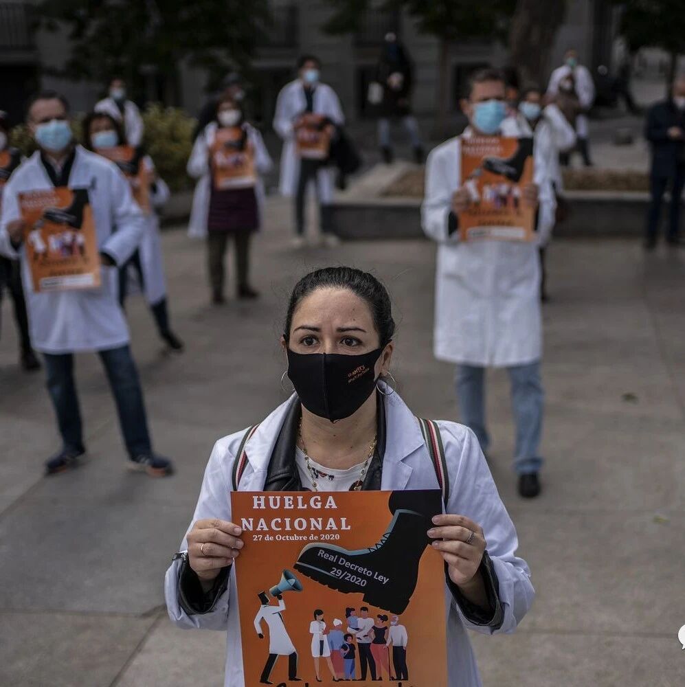 【欧浪网】西班牙新增1.8万例  入院翻倍  医生在高压下发动全国罢工