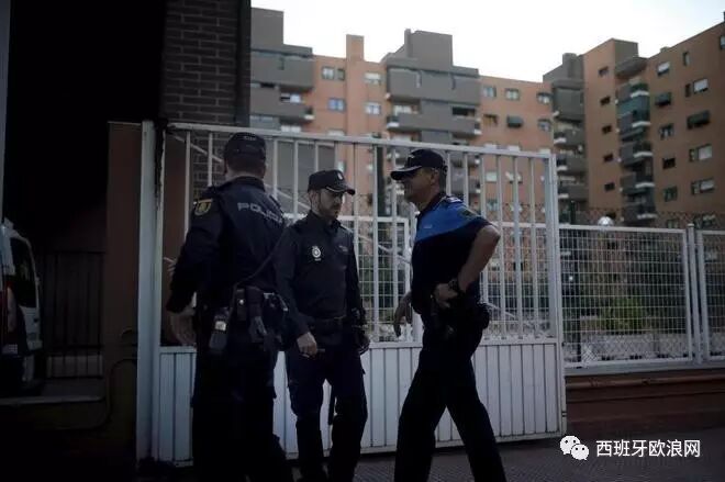 【欧浪网】偷车之余顺便带走2岁幼童 警惕抢车新手段