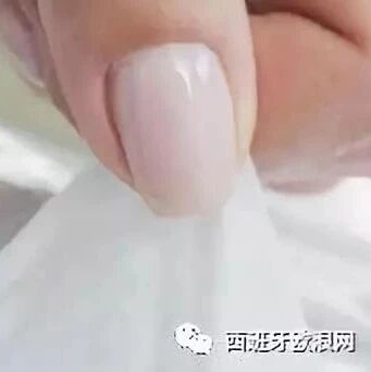 【欧浪网】 女子在中国小店偷湿巾被揭发 怒打店员被判刑