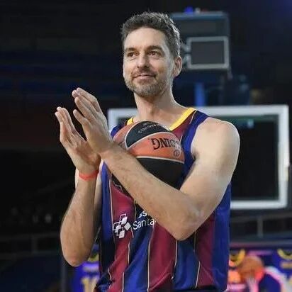 【欧浪】西班牙为已退役篮球运动员保罗·加索尔颁发皇家大十字勋章