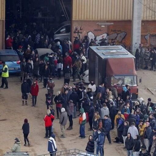 【欧浪网】西班牙300人除夕聚集狂欢 将面临高额罚款