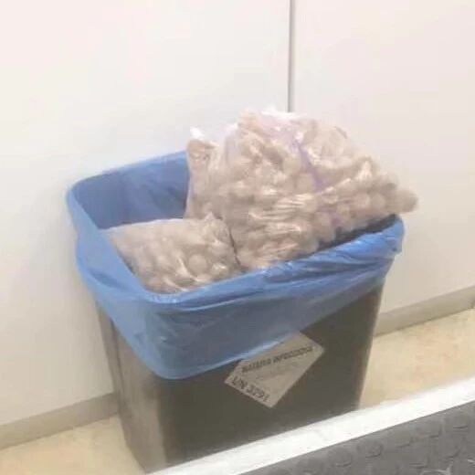 【欧浪网】西班牙海关抽查严格 华人的水果干被扔进垃圾桶
