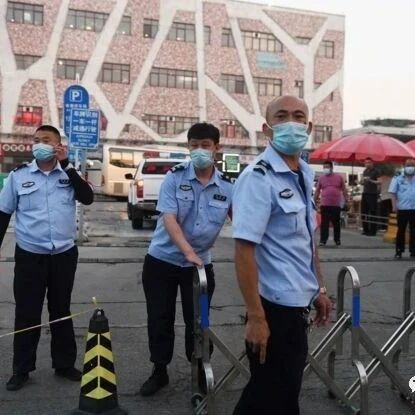 【欧浪网】一天内6人确诊46人检测阳性，北京一城区重启“战时机制”