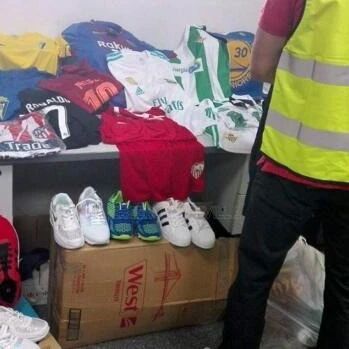 【欧浪网】华商贩卖盗版球衣和贿赂警员   被判刑两年和罚款60欧元