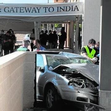 【欧浪】汽车撞餐馆竟然是恐怖袭击? 肇事者自杀留信表明发动圣战