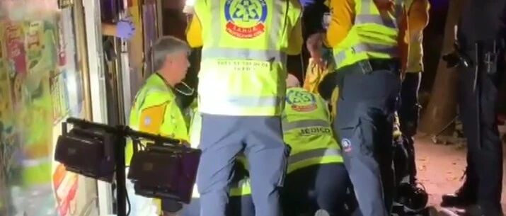 【欧浪网】华人惨死店中！一刀致命凶手在逃