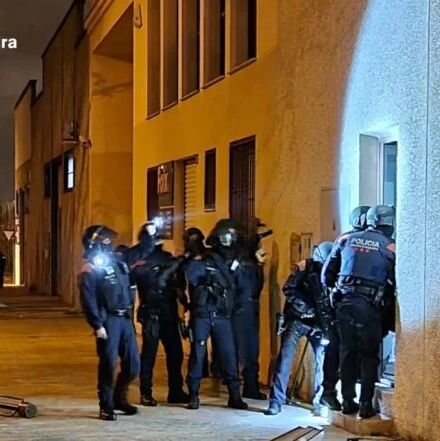 【欧浪网】西班牙警方打击华人国际贩毒集团   逮捕50人