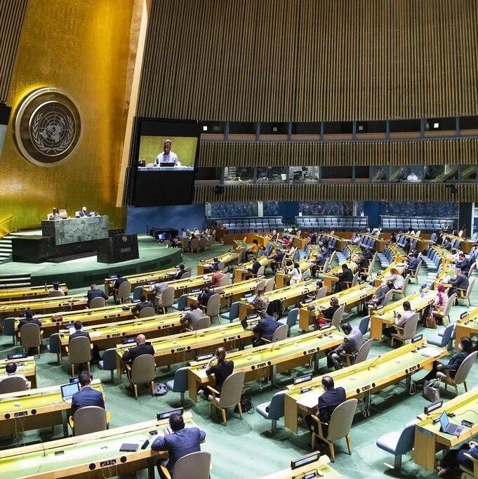 【欧浪网】美国新冠死亡人数50万  媒体惊呼大到难以置信