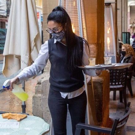 【欧浪网】官方散布松懈意识  马德里周末370场合非法聚会