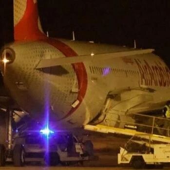 【欧浪】一群摩洛哥人为非法入境西班牙 装急病迫使飞机逼降海岛机场