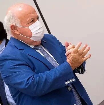 【欧浪网】病毒80%源自家庭传染 西班牙南部打算强制人们在家里也戴口罩