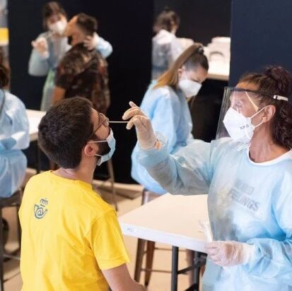 【欧浪网】科学界呼吁人们放弃疫苗的“差异”  心肌炎或心包炎属“罕见情形”